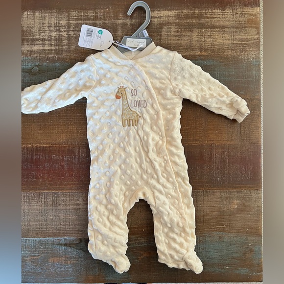 NWT Baby sleeper “”So Loved” 3-6 months - Picture 1 of 7